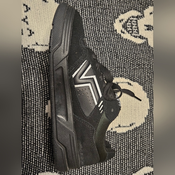 Vans Womens Sneakers - Size 9 - Preowned - Picture 9 of 11